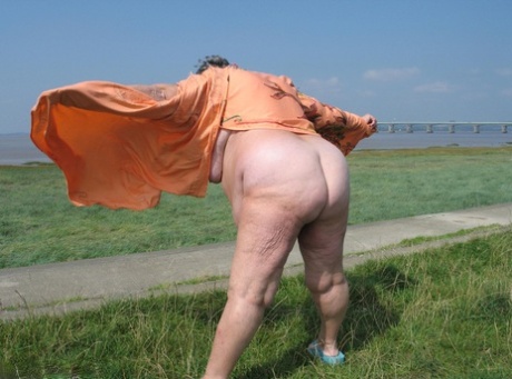 fat trucker nude gallery