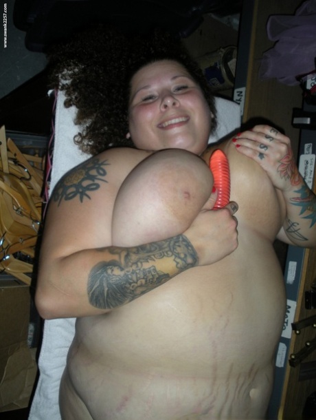 fat girl swallow top archive
