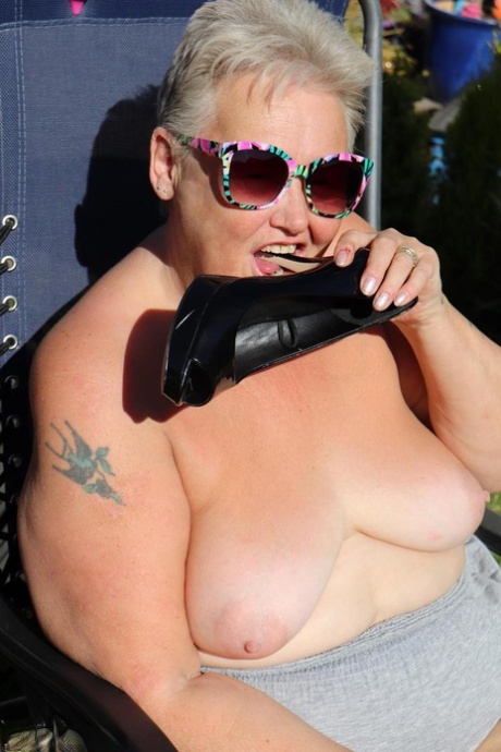 curvy lottie beautiful porn archive