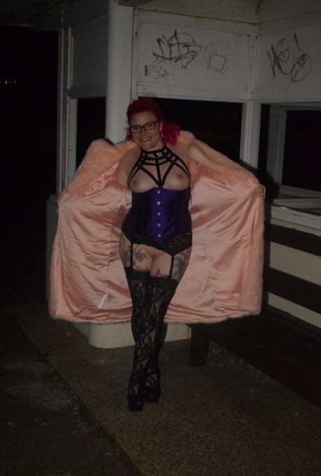 thick goth girl solo sexy archive