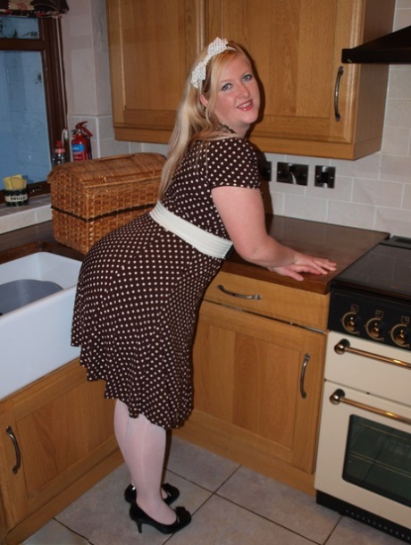 curvy wives top img