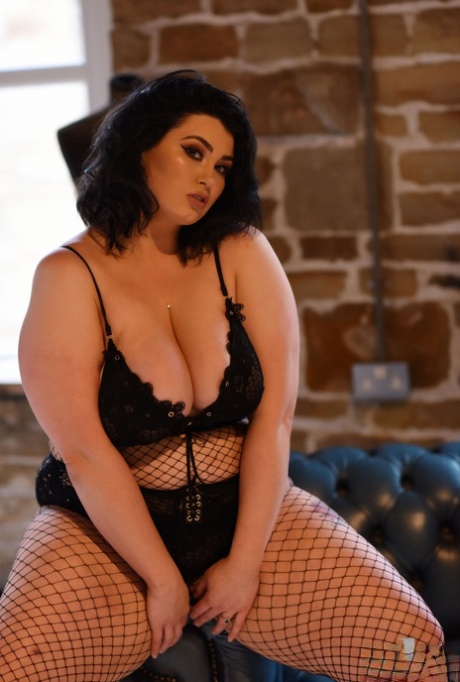 bbw holli hills free nude image