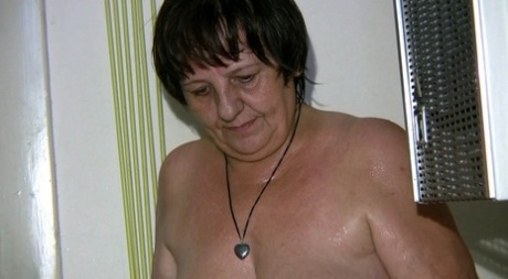 fat tits sister hot naked img
