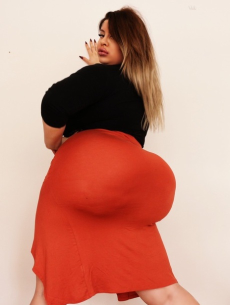 thick mexican sister free photo