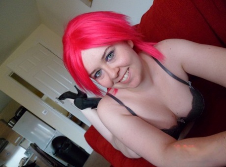 slim thick vic lesbian nude galleries