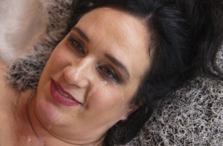 curvy brunett beautiful porn galleries